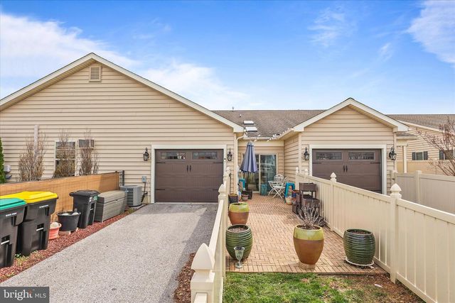 813 W MIDDLE ST, Hanover, PA 17331