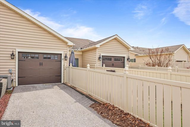 813 W MIDDLE ST, Hanover, PA 17331
