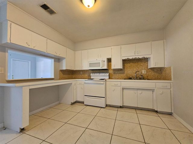 2721 DOYLE CIRCLE, Lakeland, FL 33801