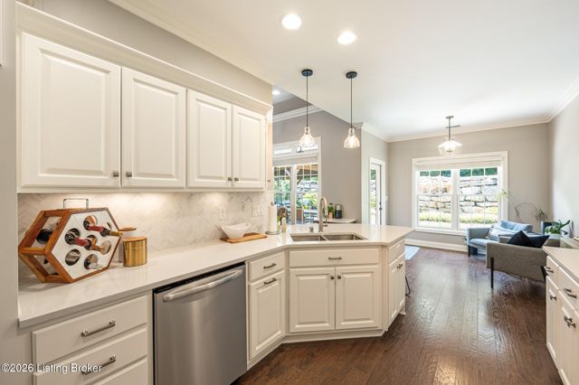 4338 Sanctuary Bluff Ln, Louisville, KY 40241
