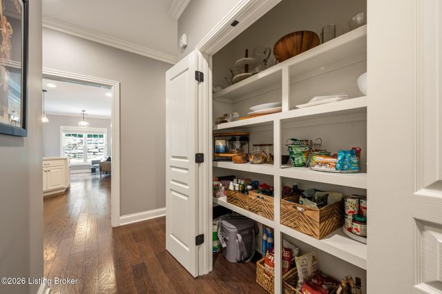 4338 Sanctuary Bluff Ln, Louisville, KY 40241