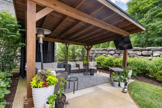 4338 Sanctuary Bluff Ln, Louisville, KY 40241