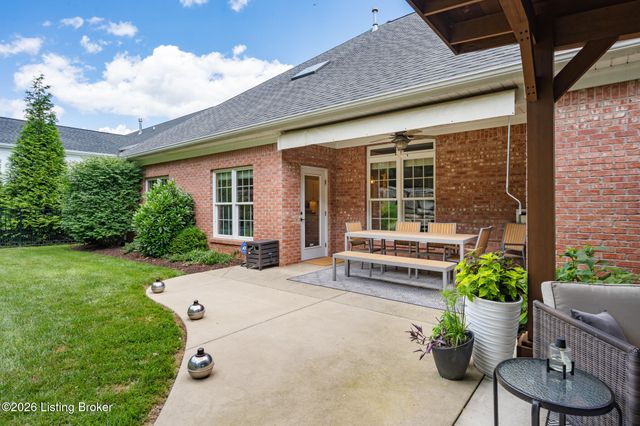 4338 Sanctuary Bluff Ln, Louisville, KY 40241