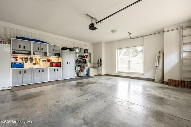 4338 Sanctuary Bluff Ln, Louisville, KY 40241