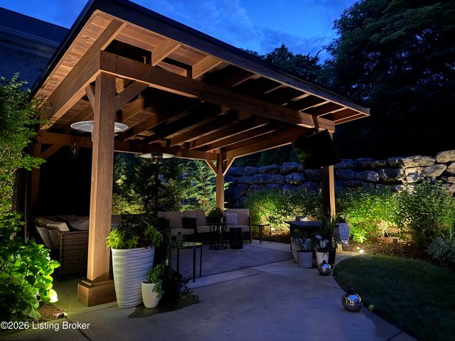 4338 Sanctuary Bluff Ln, Louisville, KY 40241