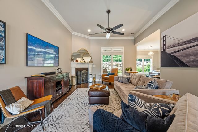 4338 Sanctuary Bluff Ln, Louisville, KY 40241