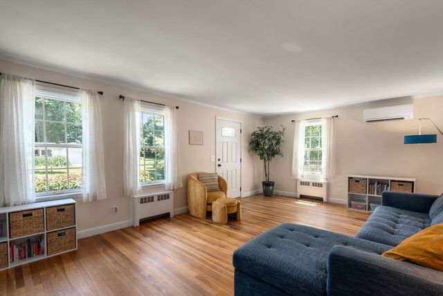 51 Laurelwood Rd, Holden, MA 01520