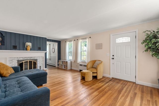 51 Laurelwood Rd, Holden, MA 01520