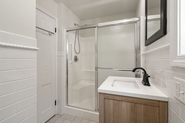 51 Laurelwood Rd, Holden, MA 01520
