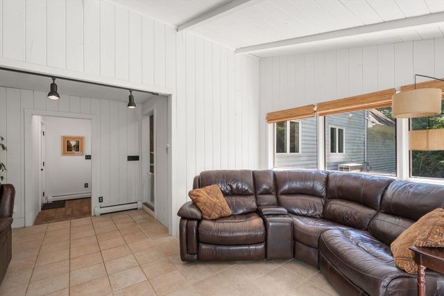 51 Laurelwood Rd, Holden, MA 01520