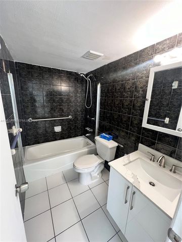 4717 NW 7th St 601-10, Miami, FL 33126