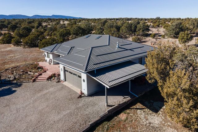 7 Kings Court, Tijeras, NM 87059