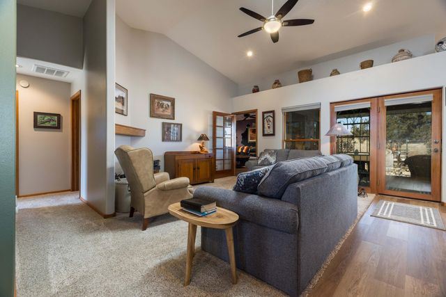 7 Kings Court, Tijeras, NM 87059