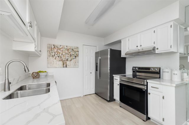1601 S Shepherd Drive 113, Houston, TX 77019