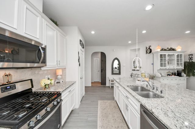 9617 Yellow Rose Drive, Texas City, TX 77591