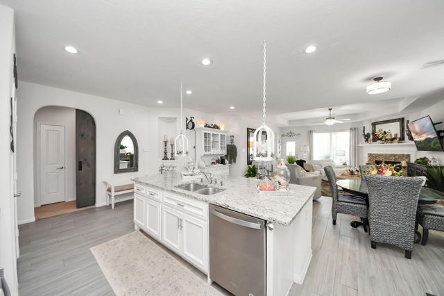 9617 Yellow Rose Drive, Texas City, TX 77591