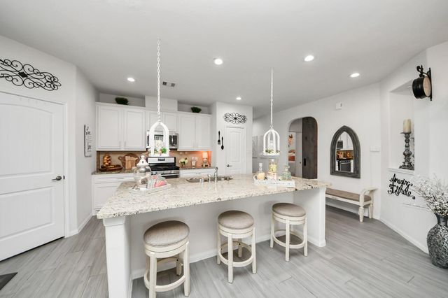 9617 Yellow Rose Drive, Texas City, TX 77591