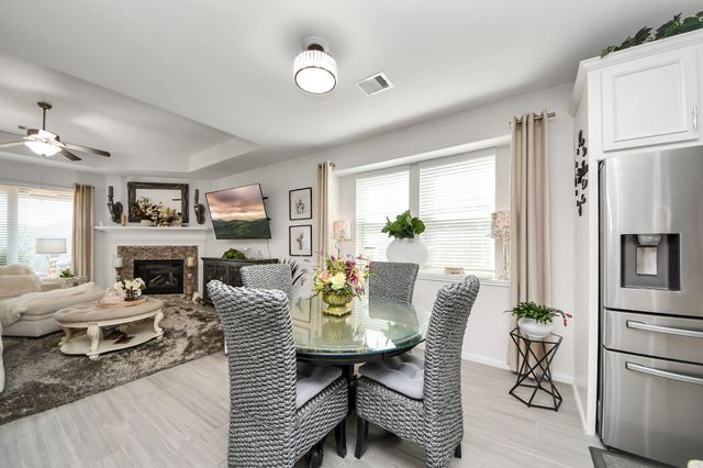 9617 Yellow Rose Drive, Texas City, TX 77591