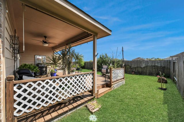 9617 Yellow Rose Drive, Texas City, TX 77591