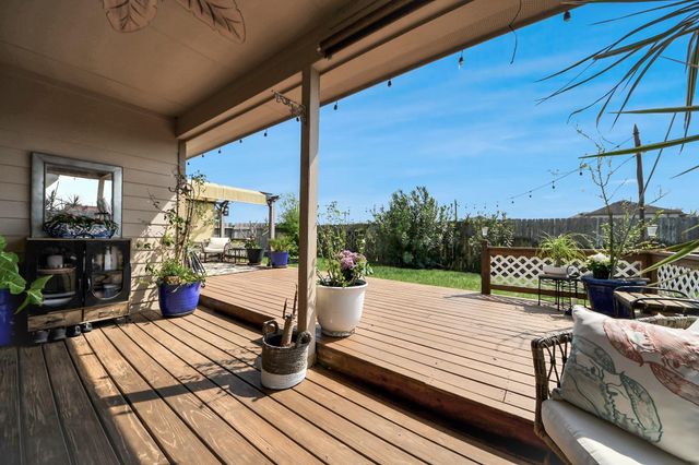 9617 Yellow Rose Drive, Texas City, TX 77591