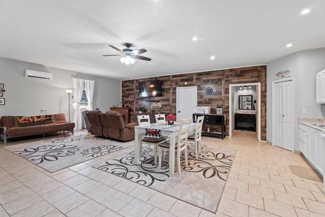 95 Sunrise Loop, Huntsville, TX 77320