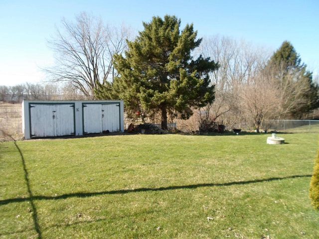 W8889 Gossfeld Lane, Beaver Dam, WI 53916