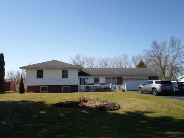W8889 Gossfeld Lane, Beaver Dam, WI 53916
