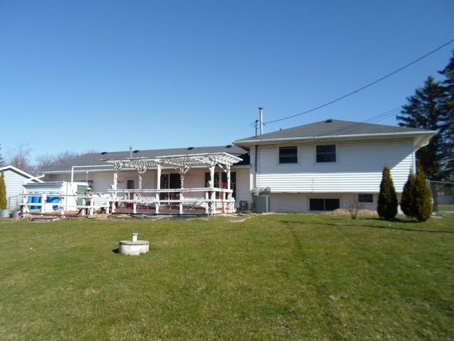 W8889 Gossfeld Lane, Beaver Dam, WI 53916