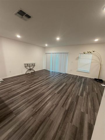 4743 DEER TRACK STREET, Tampa, FL 33610
