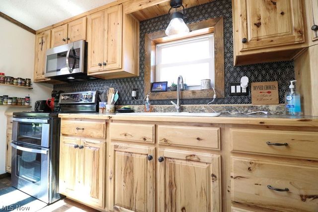 150 Fire Fly Lane, Moundsville, WV 26041