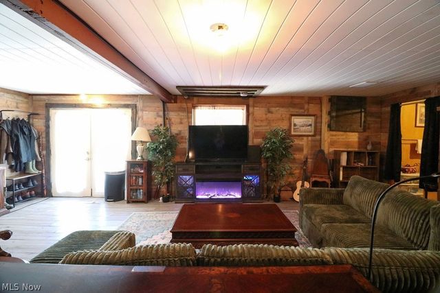 150 Fire Fly Lane, Moundsville, WV 26041