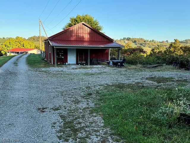 150 Fire Fly Lane, Moundsville, WV 26041