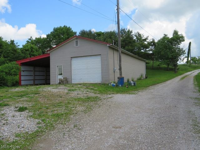 150 Fire Fly Lane, Moundsville, WV 26041