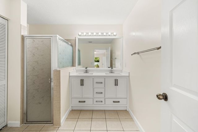 6196 Azalea Circle, West Palm Beach, FL 33415