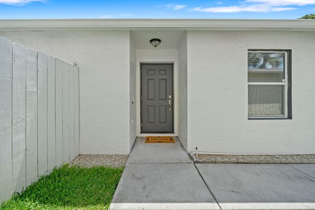 6196 Azalea Circle, West Palm Beach, FL 33415