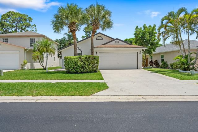 6196 Azalea Circle, West Palm Beach, FL 33415