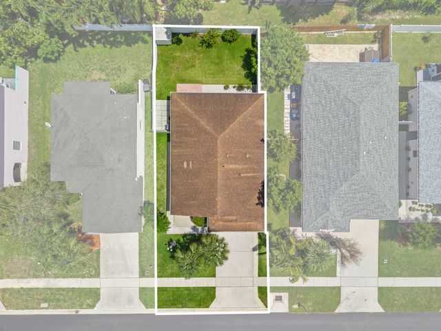 6196 Azalea Circle, West Palm Beach, FL 33415