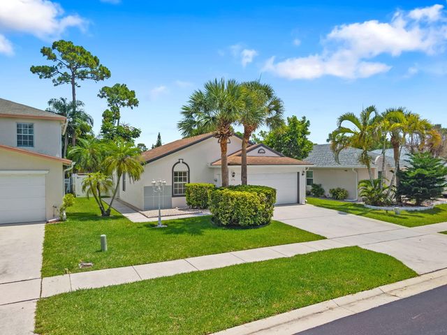 6196 Azalea Circle, West Palm Beach, FL 33415