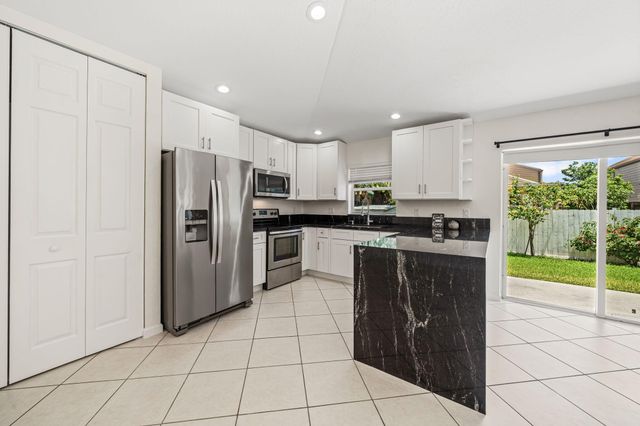 6196 Azalea Circle, West Palm Beach, FL 33415