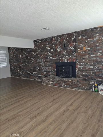 40655 11th W, Palmdale, CA 93551