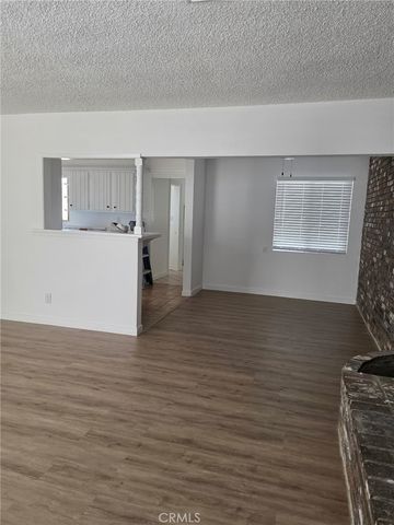 40655 11th W, Palmdale, CA 93551