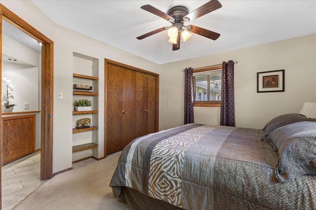 N8W27287 Woodridge LANE, Waukesha, WI 53188