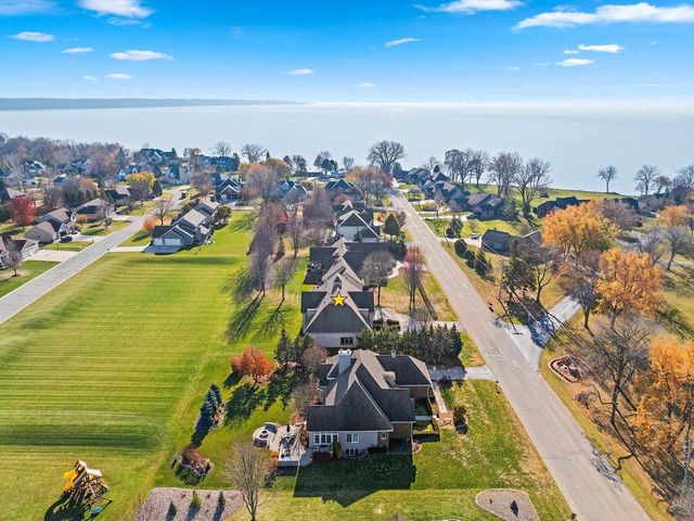 N8426 NORTH SHORE ROAD, Menasha, WI 54952