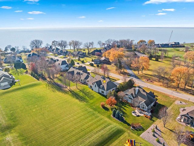 N8426 NORTH SHORE ROAD, Menasha, WI 54952