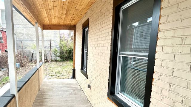 1327 Reddour St, Central North Side, PA 15212