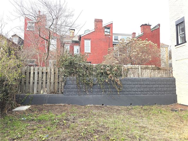 1327 Reddour St, Central North Side, PA 15212