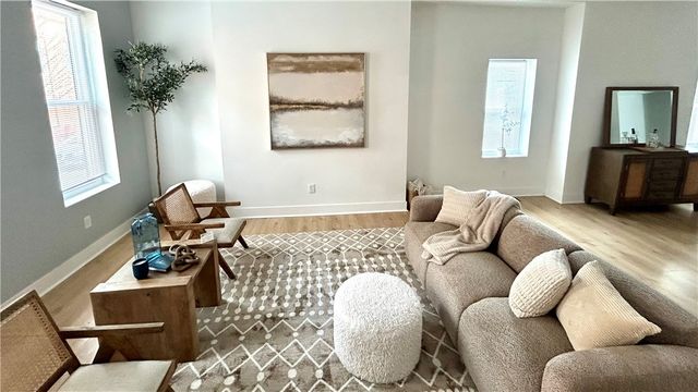 1327 Reddour St, Central North Side, PA 15212