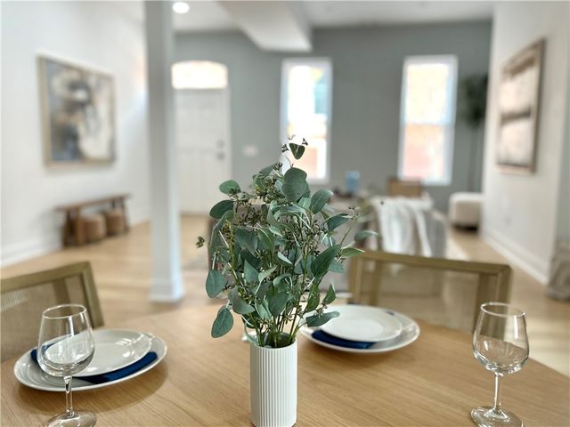 1327 Reddour St, Central North Side, PA 15212