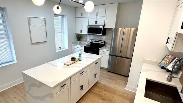 1327 Reddour St, Central North Side, PA 15212