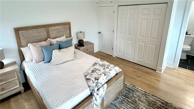 1327 Reddour St, Central North Side, PA 15212